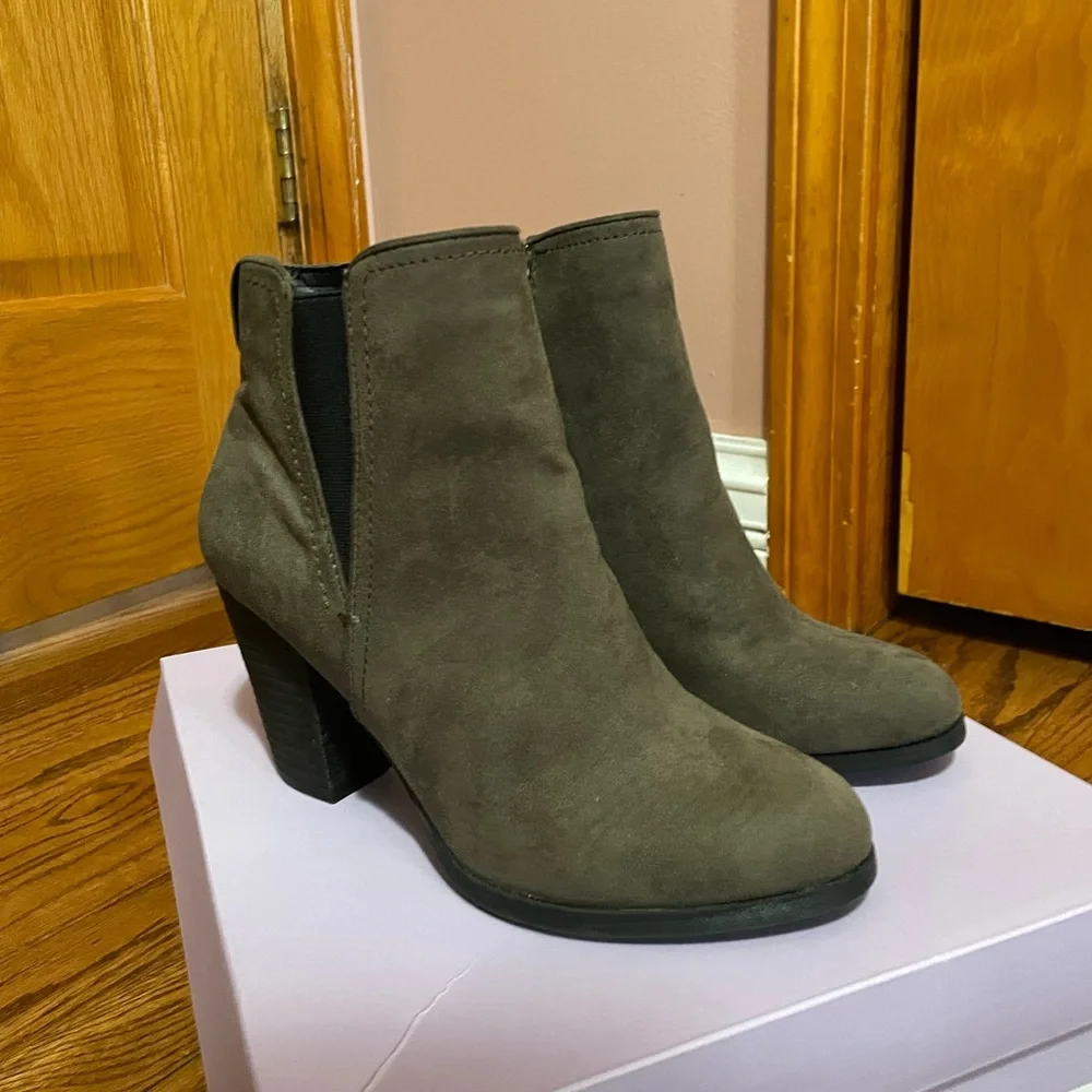 Booties - Picture 3 of 7